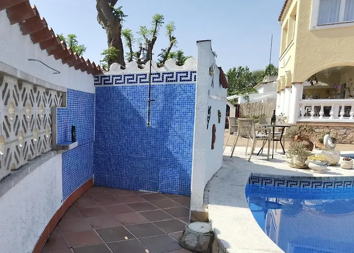 Leon Inmo Casa Ella - 13009 Feriehus Empuriabrava