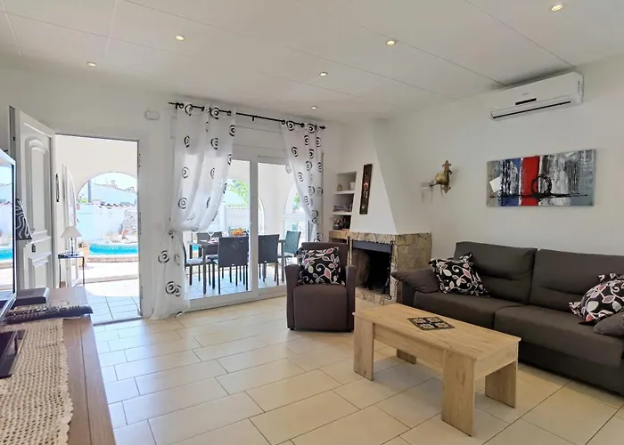 Feriehus Leon Inmo Casa Ella - 13009 Empuriabrava