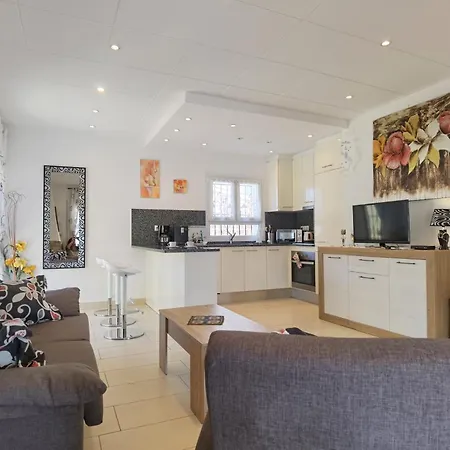 Leon Inmo Casa Ella - 13009 Dom wakacyjny